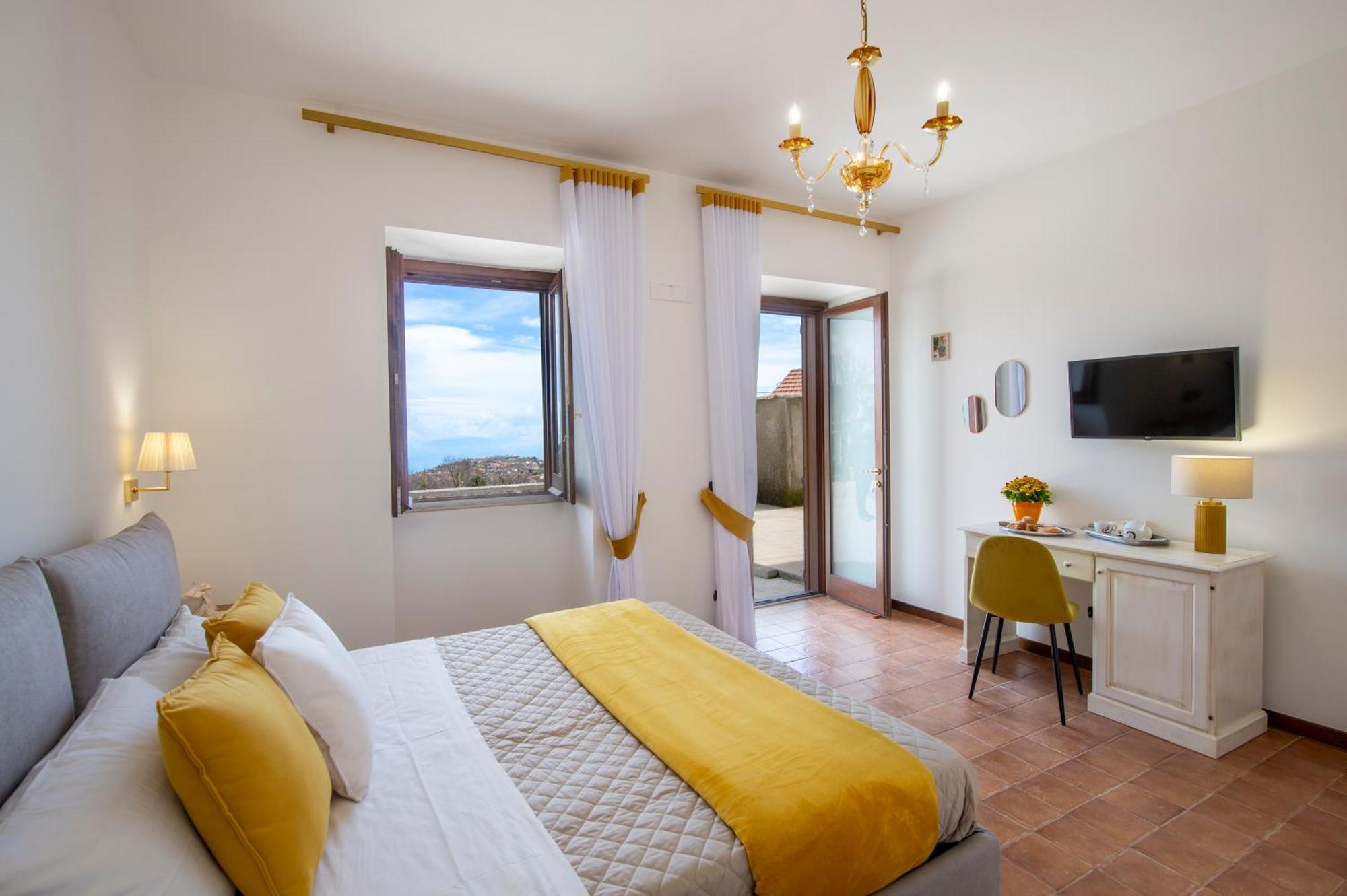 Bed and Breakfast Il Vigneto Di Nonno Pietro Аджерола Екстер'єр фото